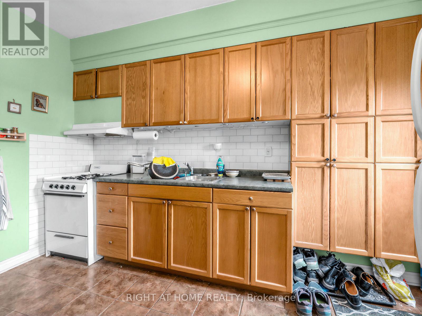 542 CRAWFORD STREET - 22