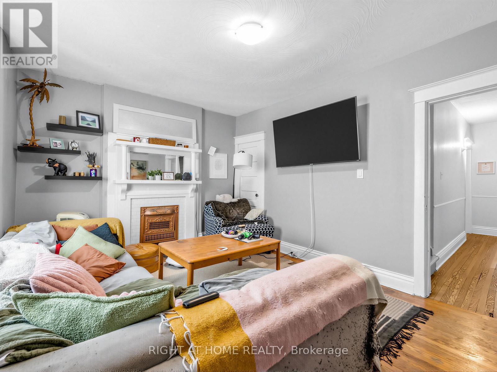 542 CRAWFORD STREET - 4