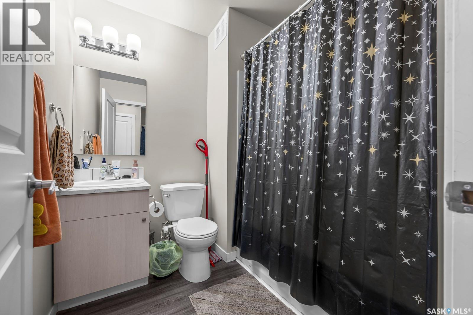 2120-2142 LORNE STREET - 14