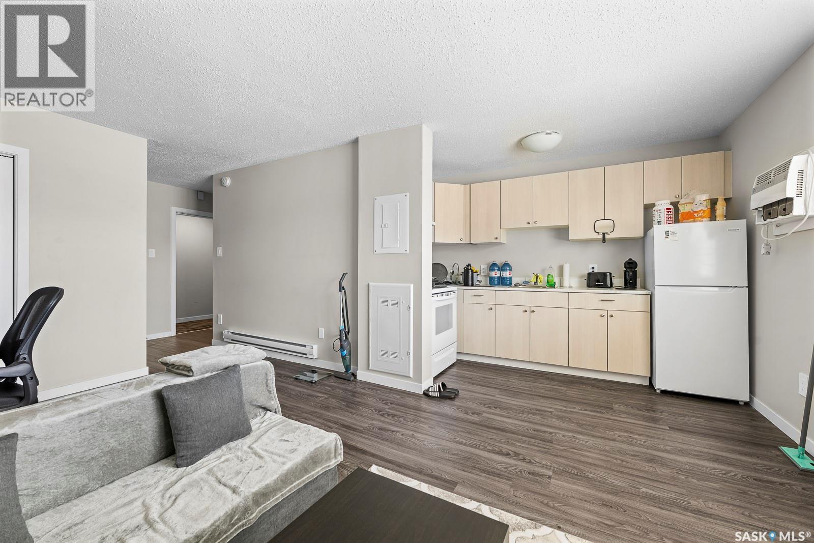 2120-2142 LORNE STREET - 25