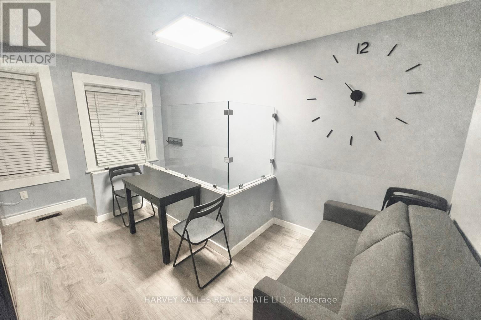 2 - 11 SAINT PATRICKS SQUARE