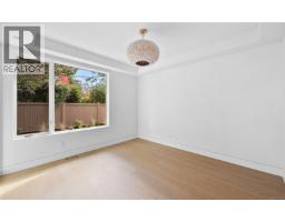 4570 Bissenden Pl, Saanich, BC V8N3K4 Photo 37