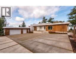 4570 Bissenden Pl, Saanich, BC V8N3K4 Photo 64