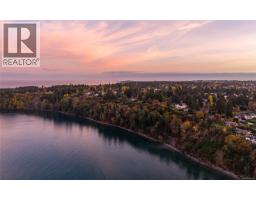4570 Bissenden Pl, Saanich, BC V8N3K4 Photo 72