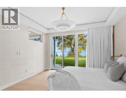 Ensuite - 4570 Bissenden Pl, Saanich, BC V8N3K4 Photo 21