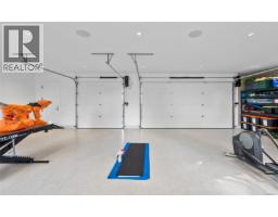 4570 Bissenden Pl, Saanich, BC V8N3K4 Photo 57