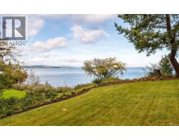 4570 Bissenden Pl, Saanich, BC V8N3K4 Photo 60