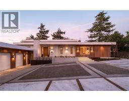 4570 Bissenden Pl, Saanich, BC V8N3K4 Photo 74