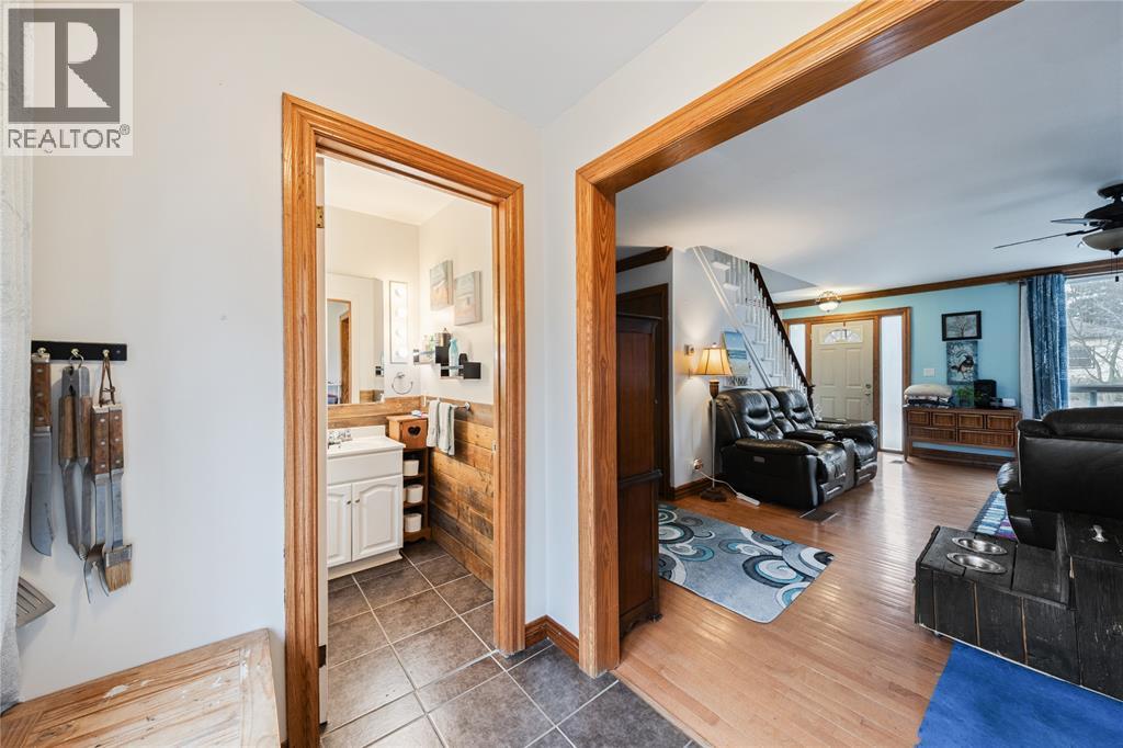 590 SIMCOE STREET - 14