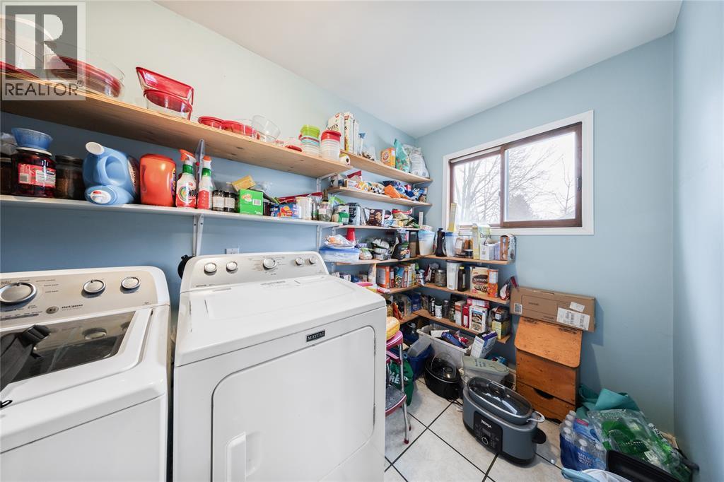 590 SIMCOE STREET - 9