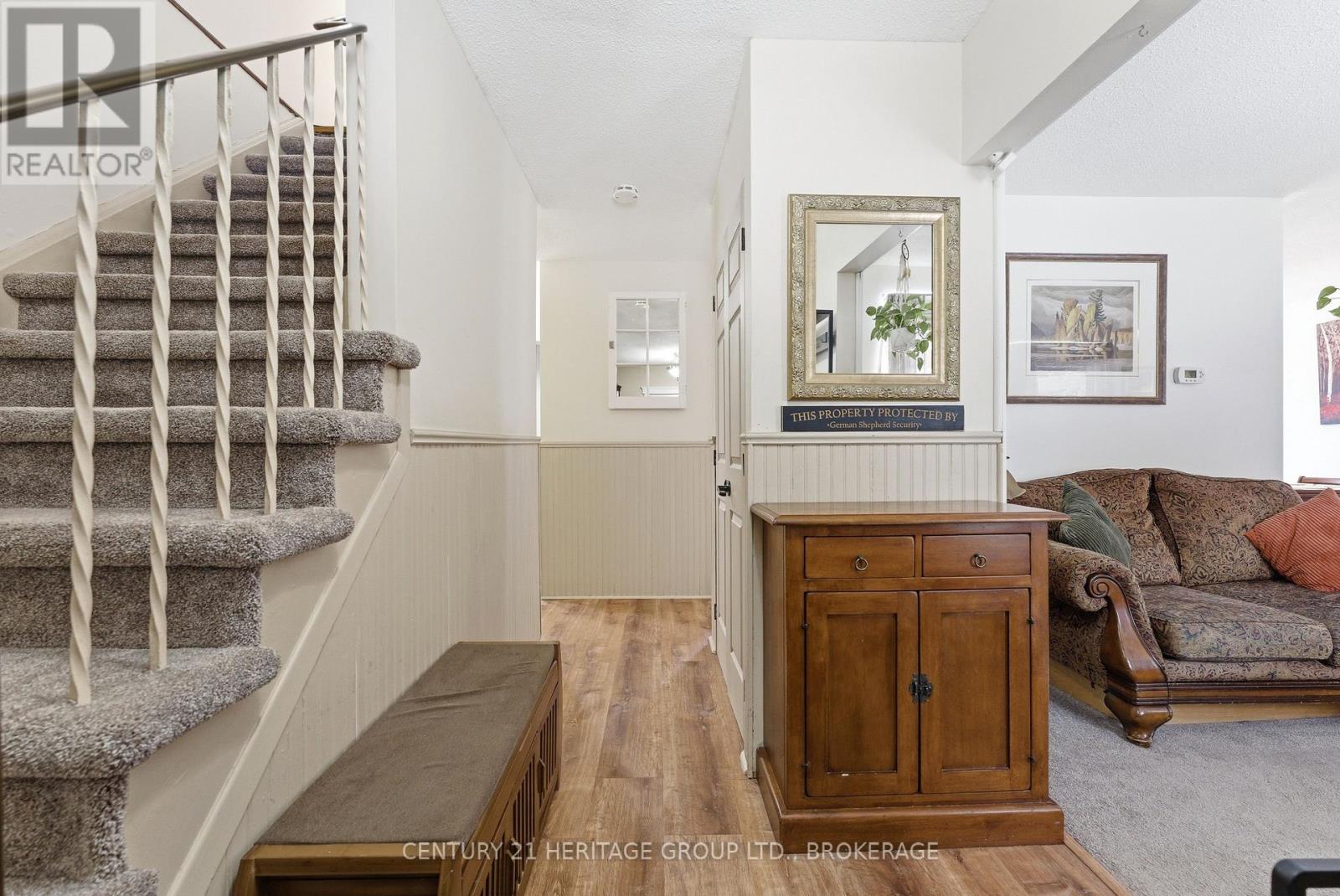 205 KEEWATIN STREET — photo 22