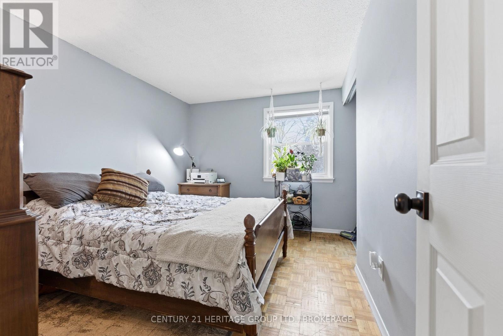 205 KEEWATIN STREET — photo 25