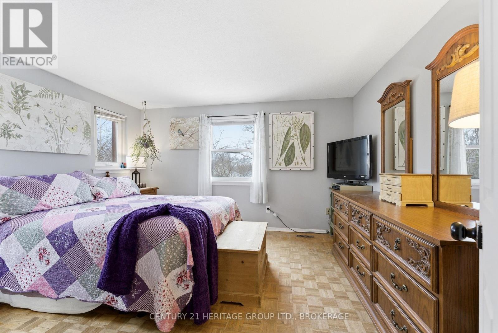 205 KEEWATIN STREET — photo 28
