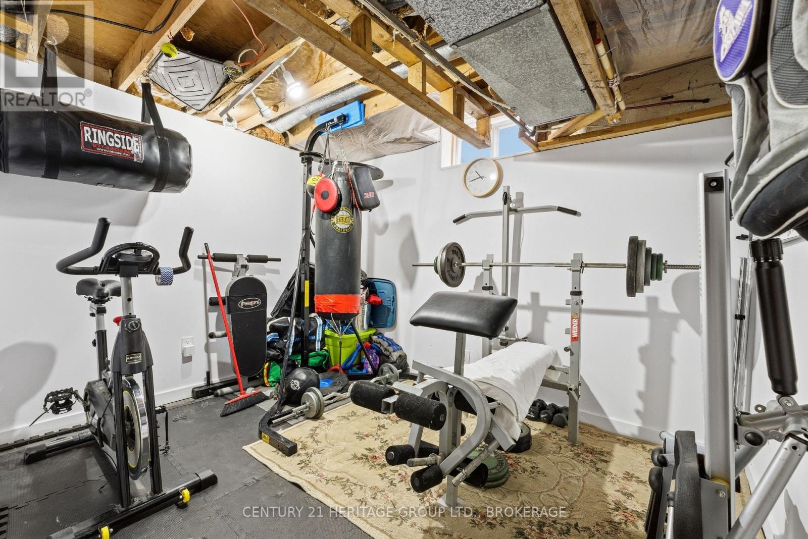 205 KEEWATIN STREET — photo 36