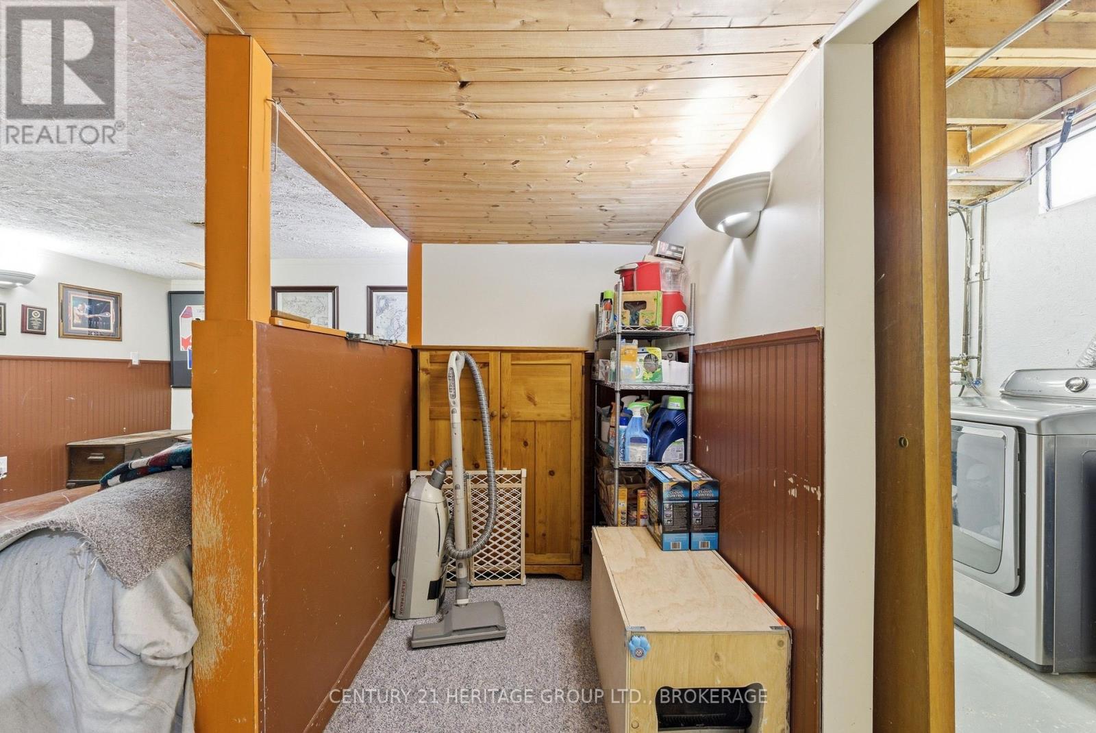 205 KEEWATIN STREET — photo 35