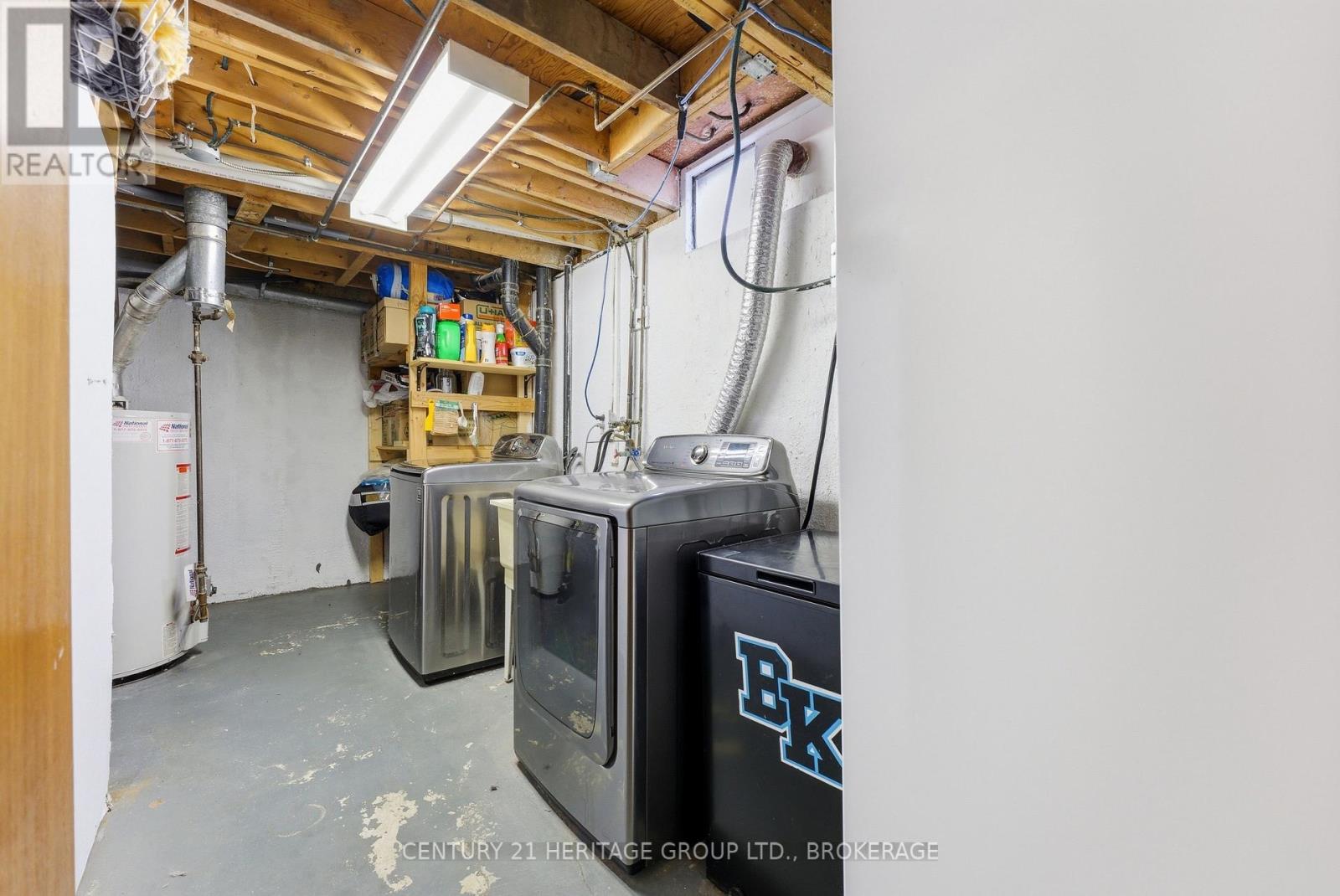 205 KEEWATIN STREET — photo 37
