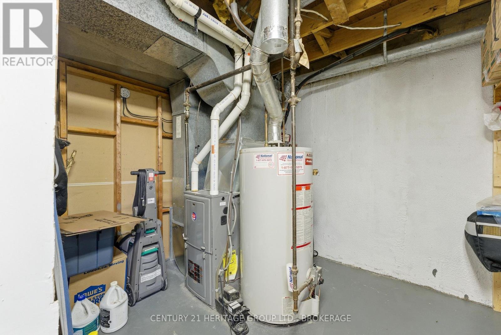 205 KEEWATIN STREET — photo 38