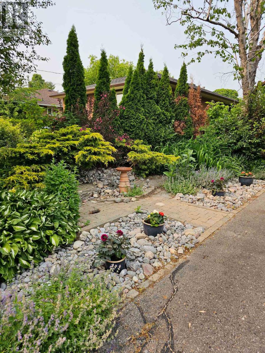 205 KEEWATIN STREET — photo 41
