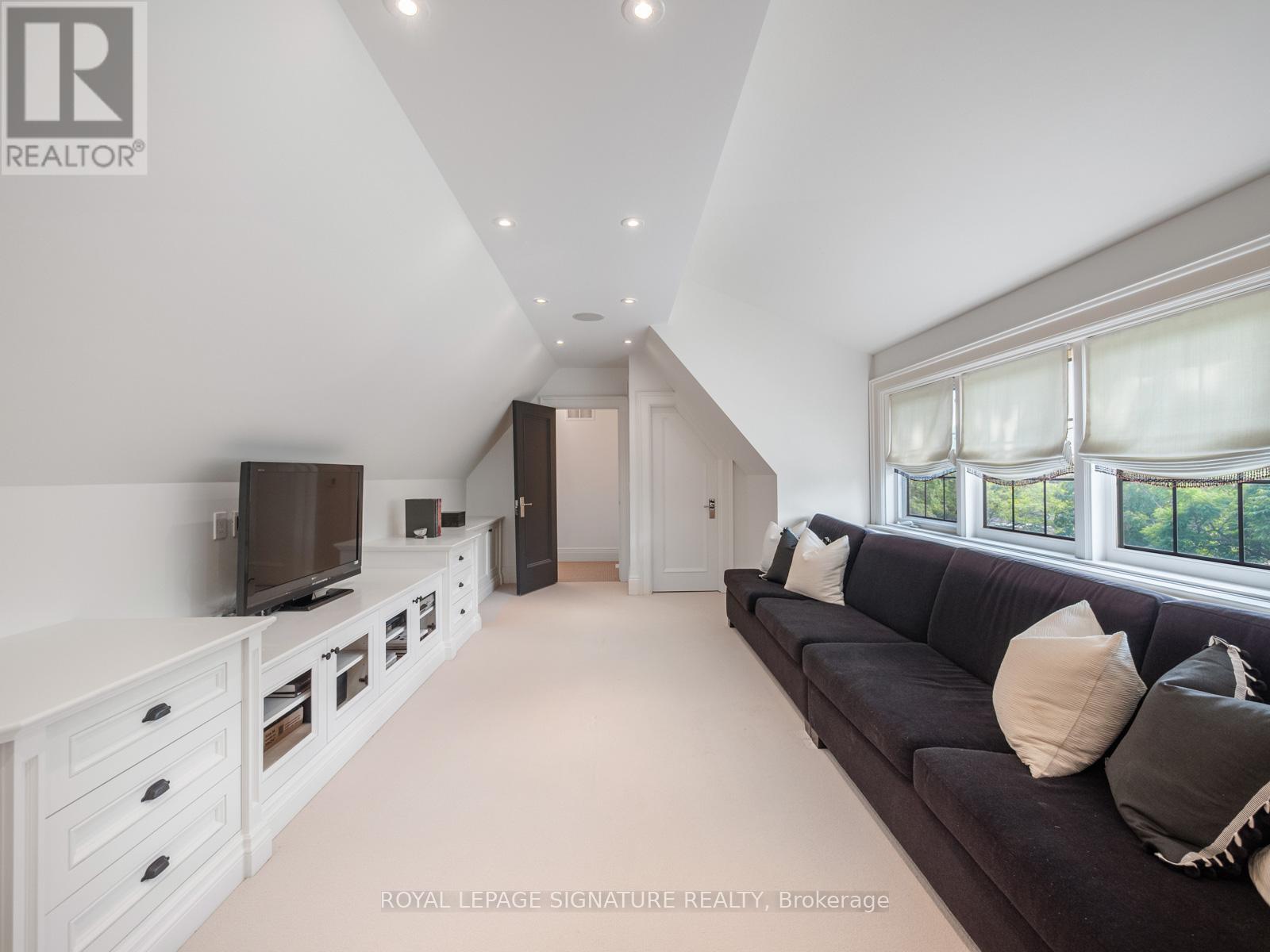64 OLD FOREST HILL ROAD - 40