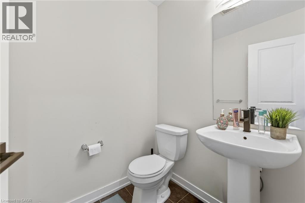 25 WINTERGREEN Crescent - 25