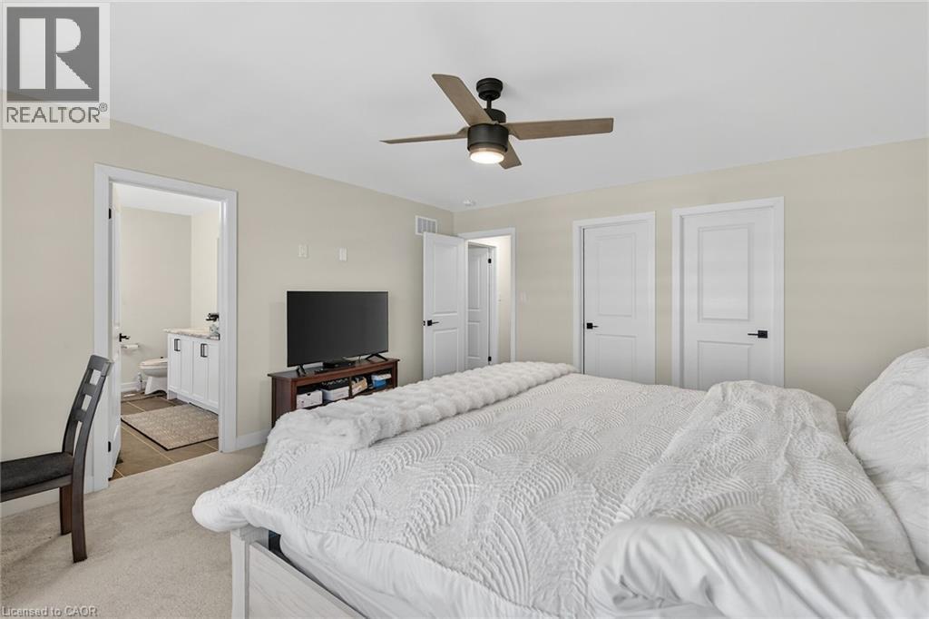 25 WINTERGREEN Crescent - 32