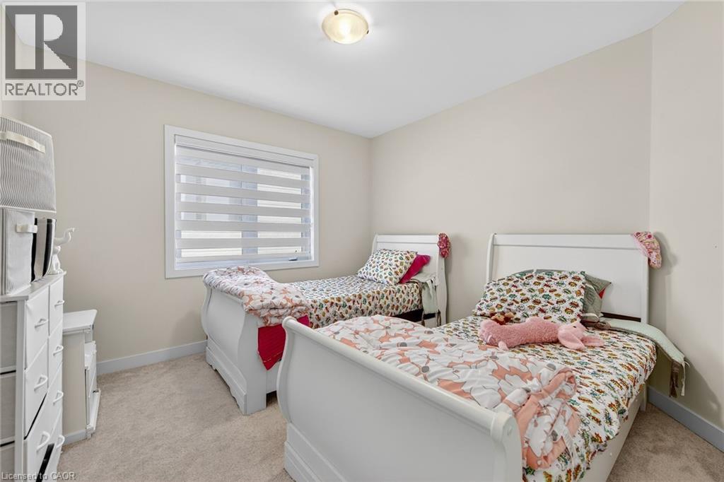 25 WINTERGREEN Crescent - 36