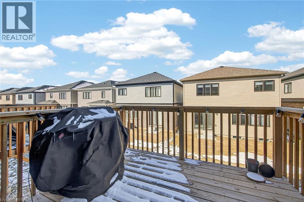 25 WINTERGREEN Crescent - 45
