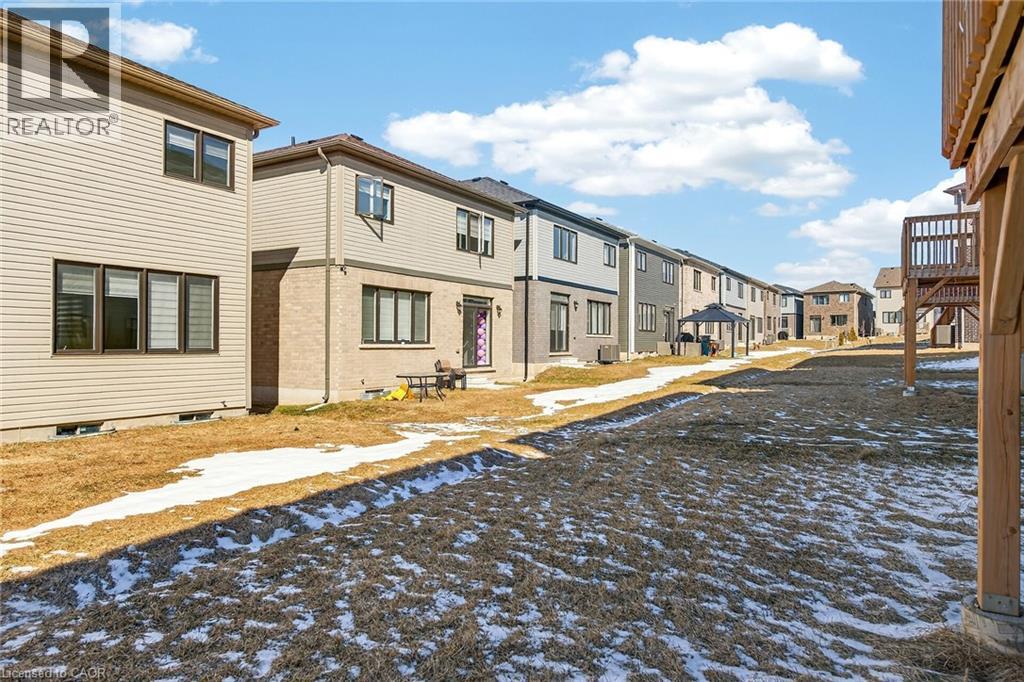 25 WINTERGREEN Crescent - 50