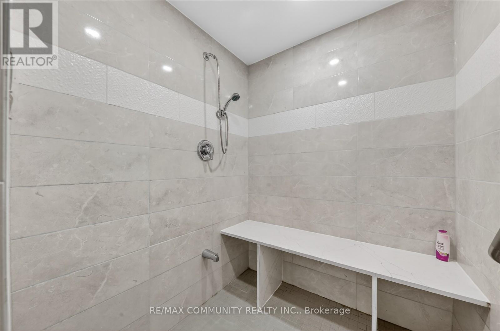 5 THELMA DRIVE - 19