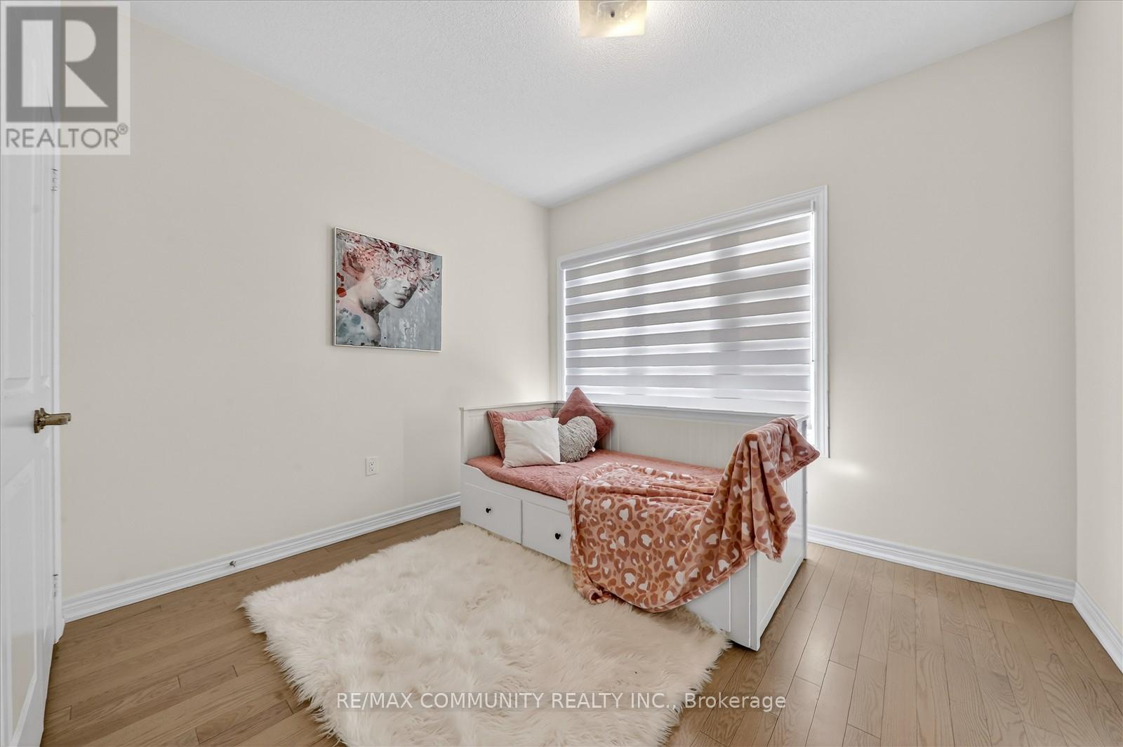 5 THELMA DRIVE - 31
