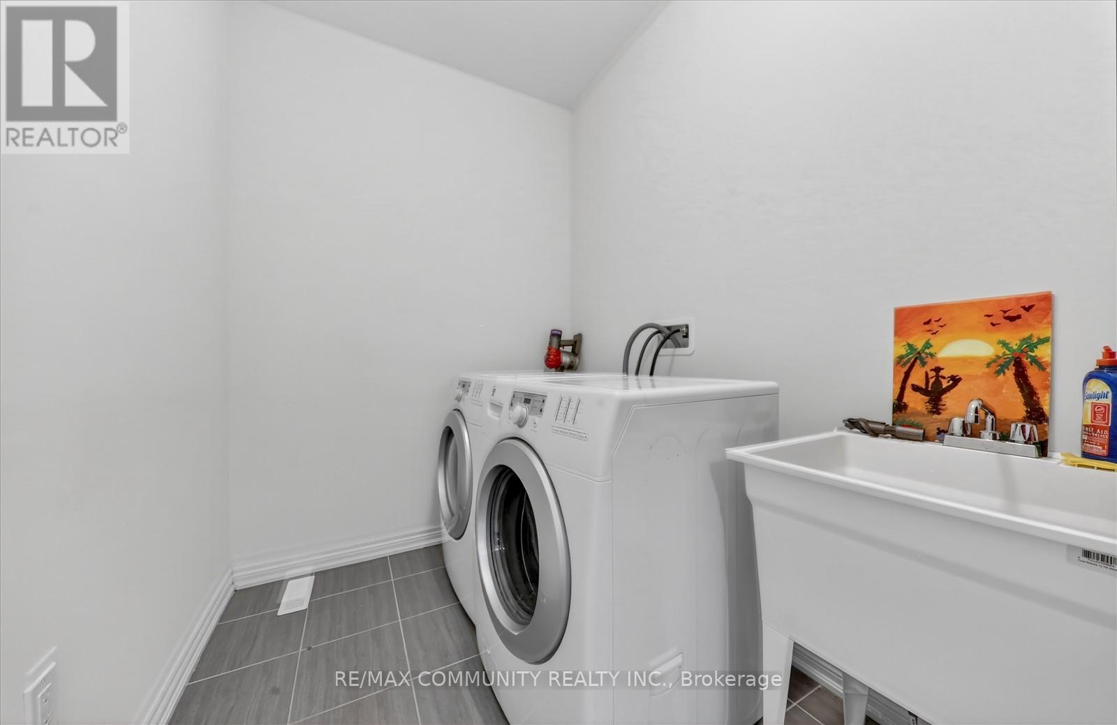 5 THELMA DRIVE - 39