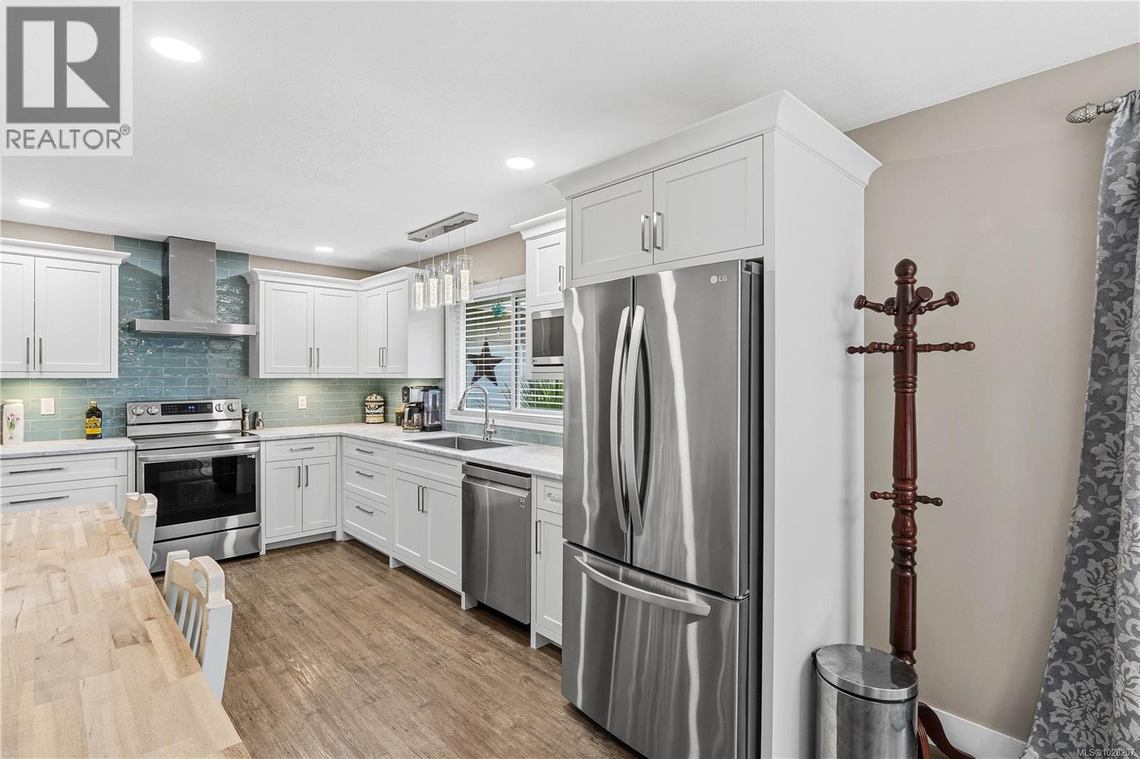 750 Bradbury Ave, Parksville