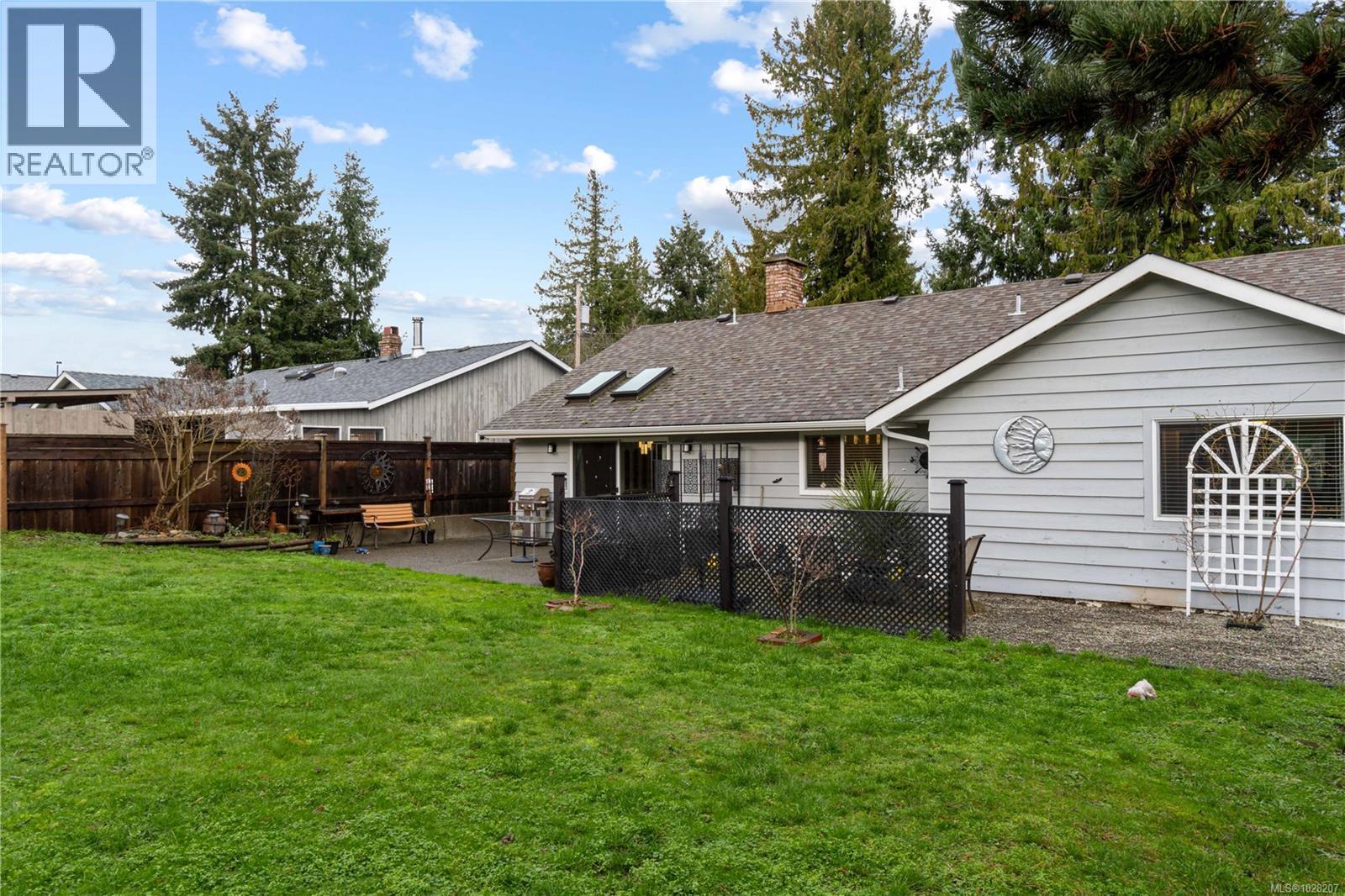 750 Bradbury Ave, Parksville