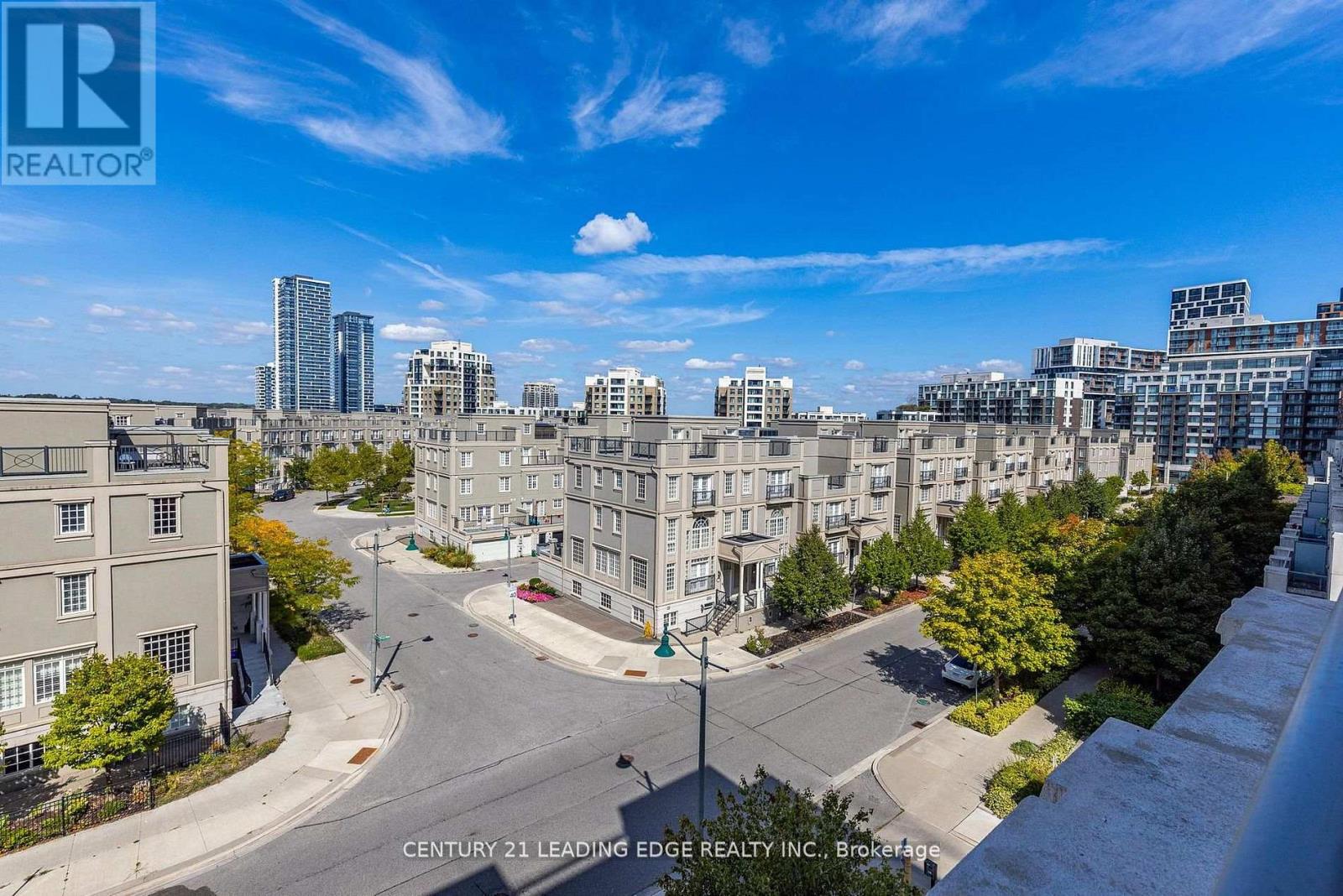 #505 21 UPPER DUKE CRESCENT - 21