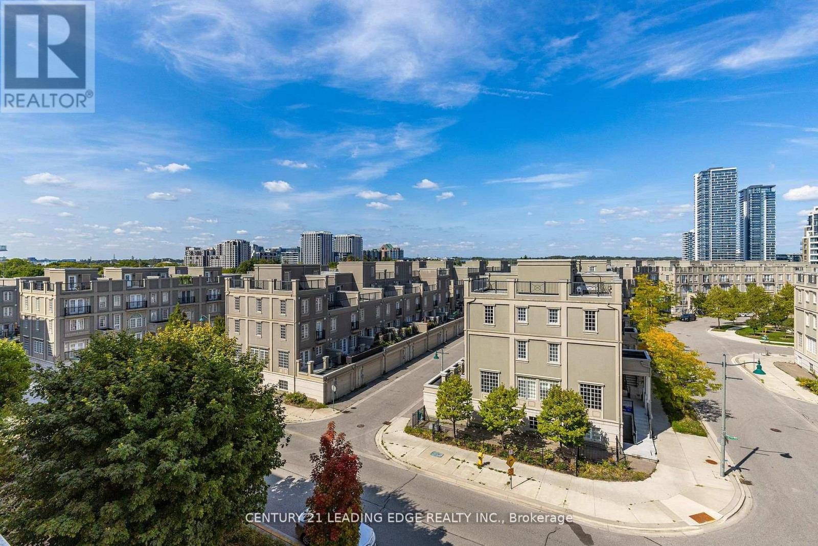 #505 21 UPPER DUKE CRESCENT - 22
