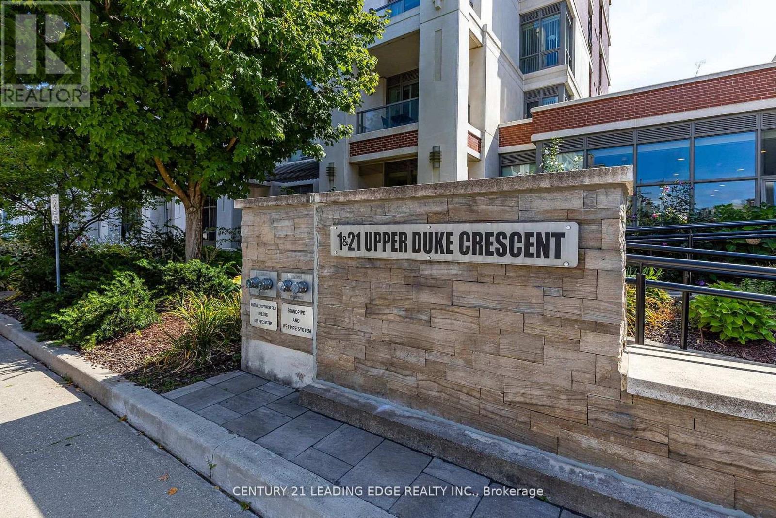 #505 21 UPPER DUKE CRESCENT - 24