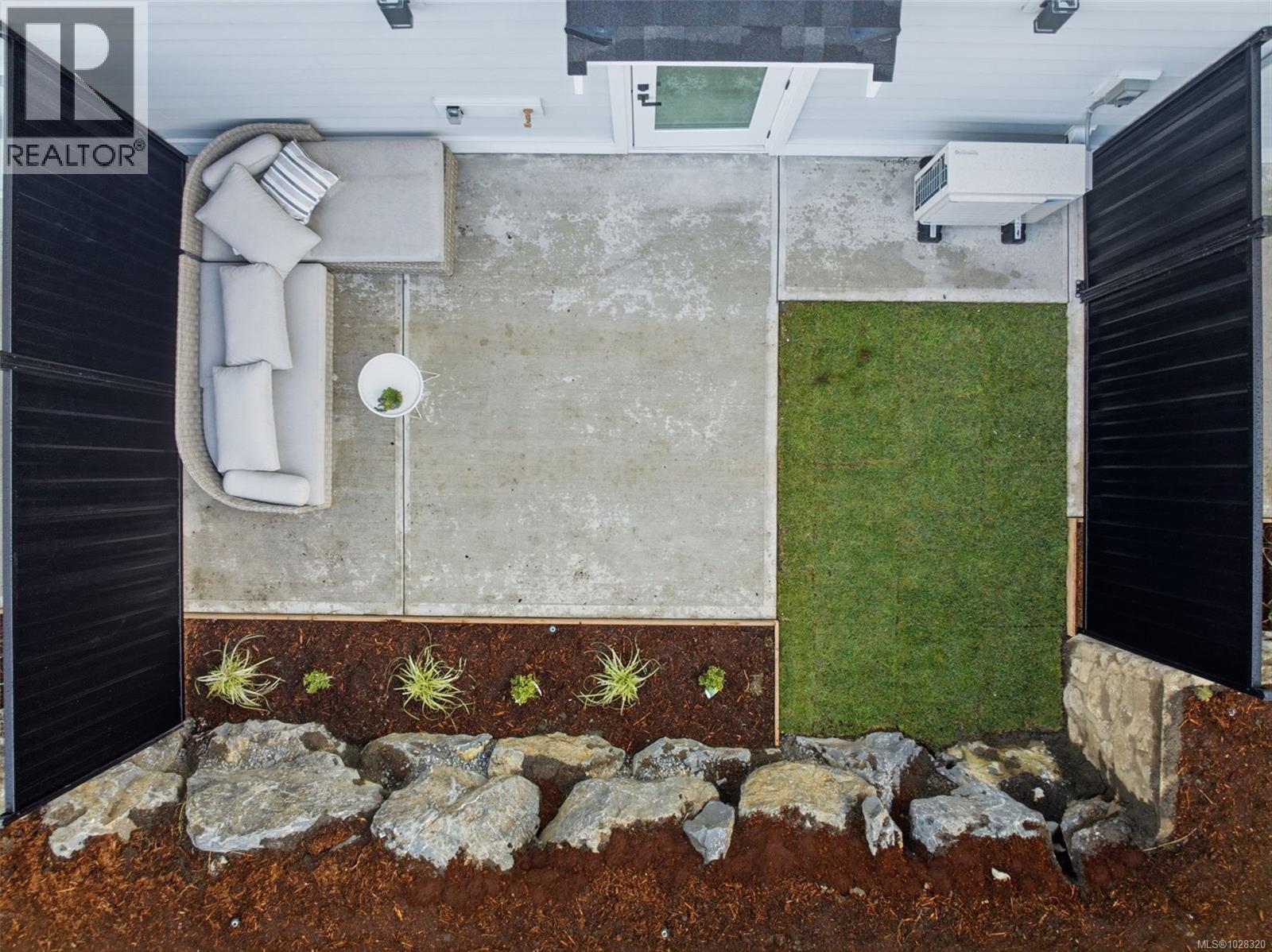 2 621 Broadway Street, Saanich