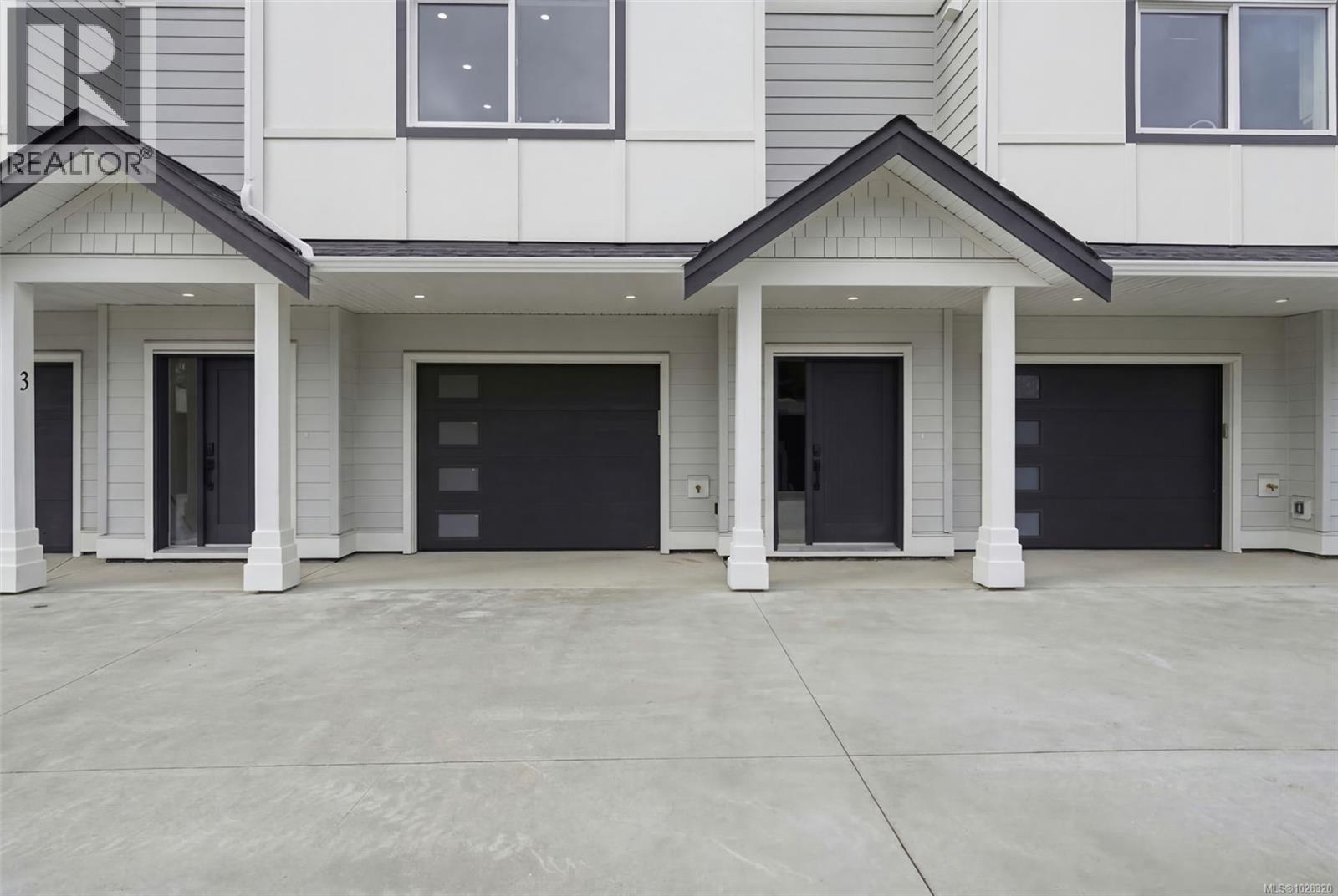 2 621 Broadway Street, Saanich