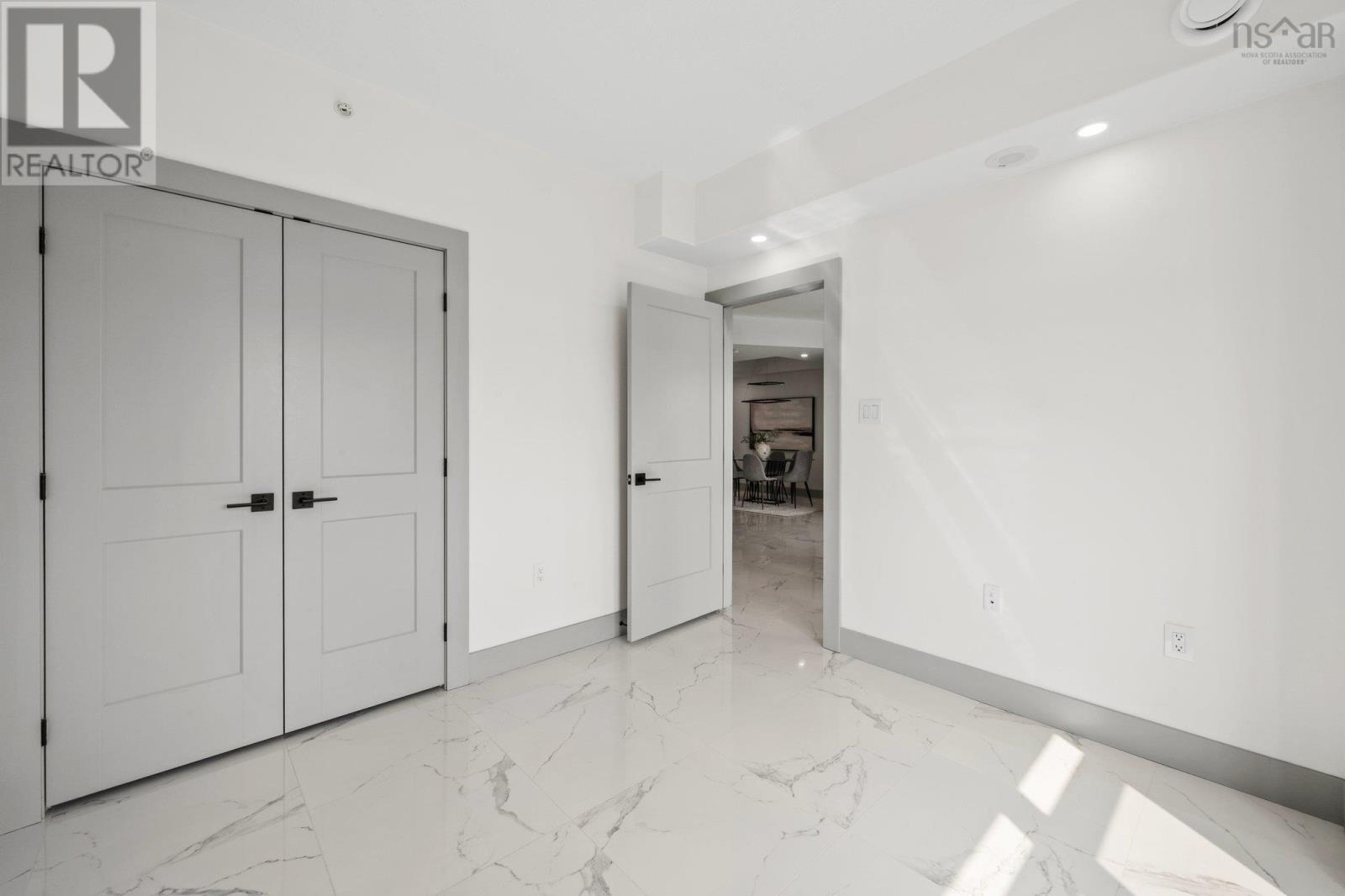 Property 27 of 36 of 809 60 Walter Havill Drive