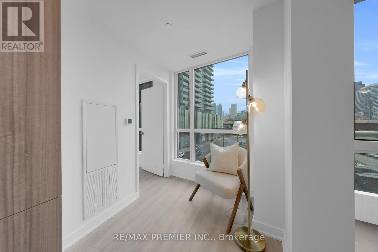 #332 15 RICHARDSON STREET - 22