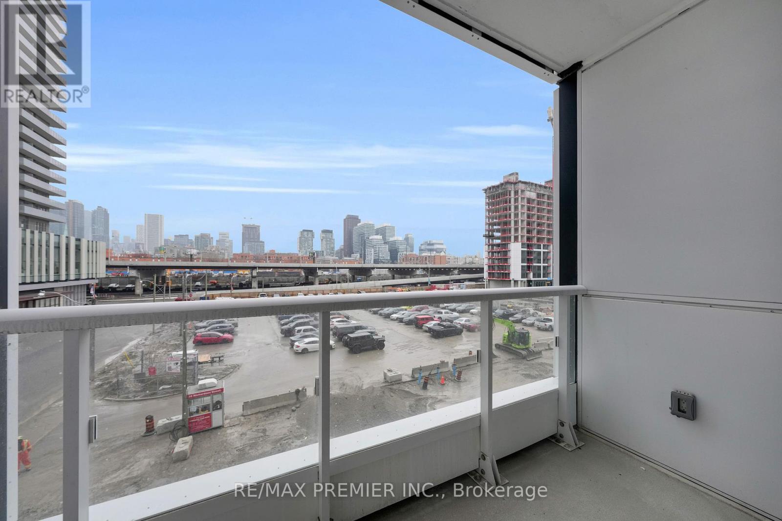 #332 15 RICHARDSON STREET - 33