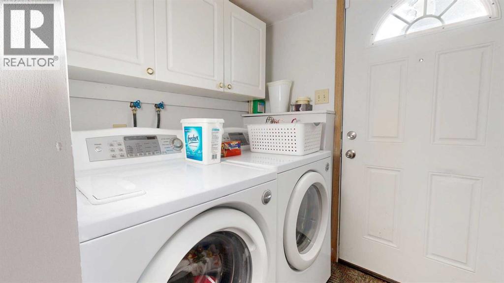 Single Family House 4 Level for Sale in  Leaside Avenue S Glendale Lethbridge 