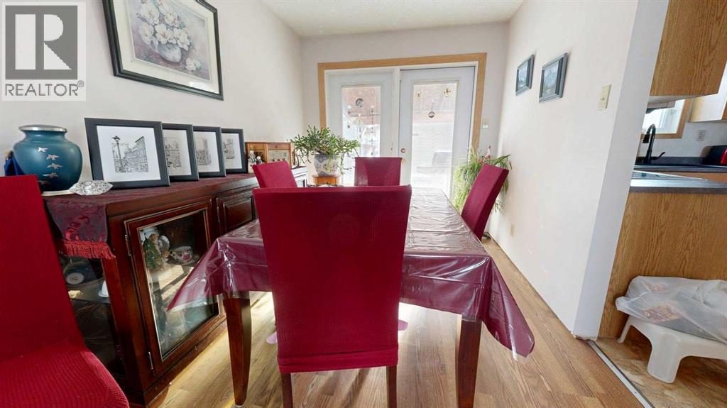 Single Family House 4 Level for Sale in  Leaside Avenue S Glendale Lethbridge 