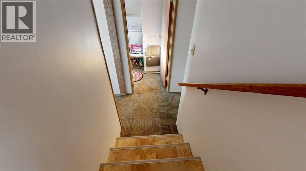 Single Family House 4 Level for Sale in  Leaside Avenue S Glendale Lethbridge 