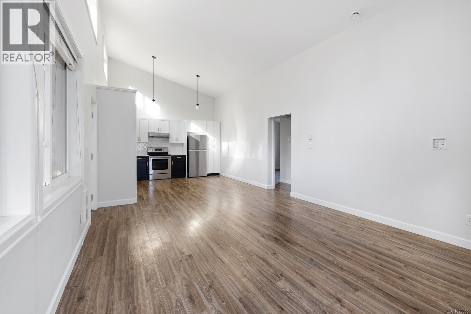 2165 RENFREW RD - 10