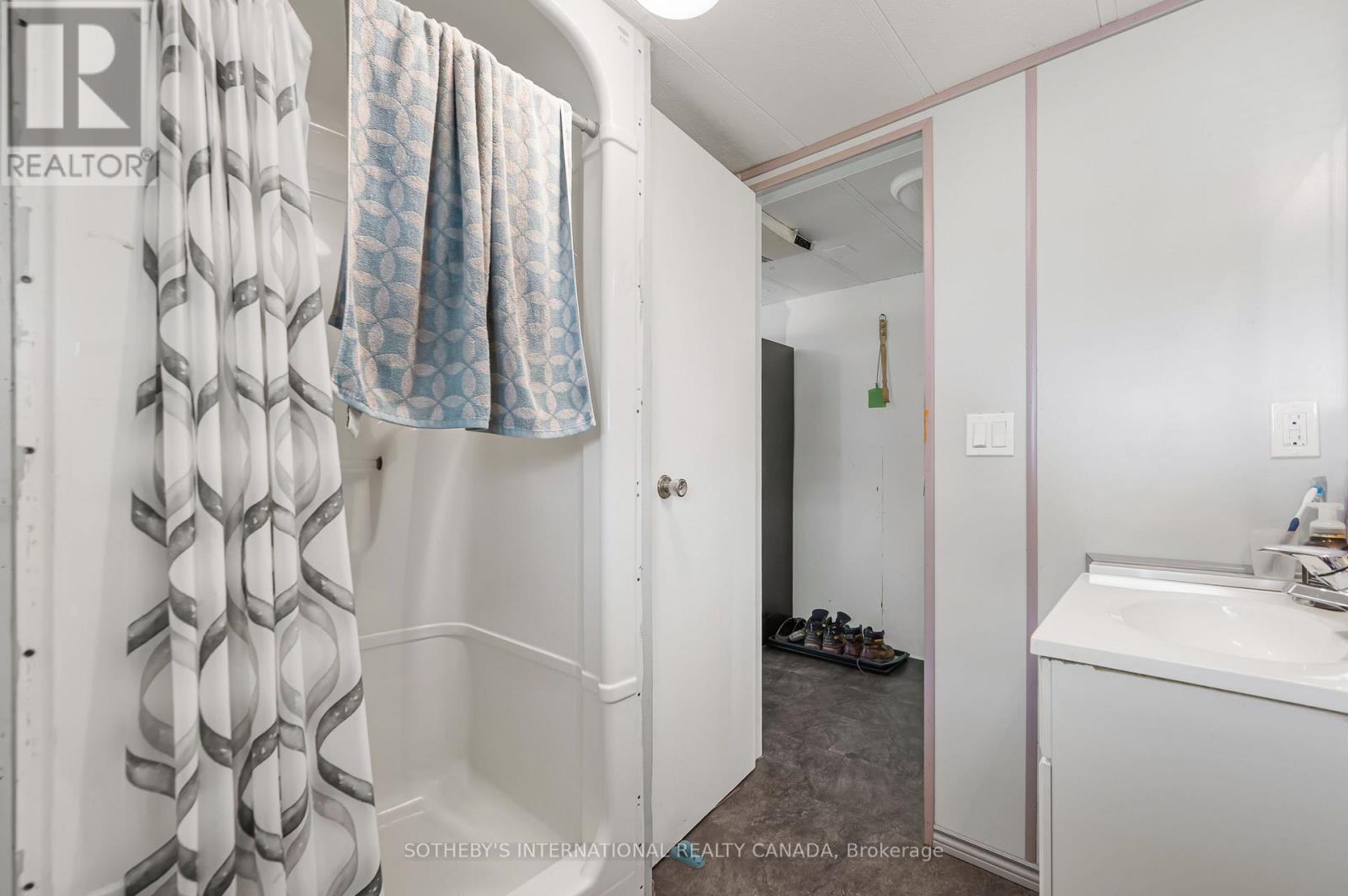 #215 580 BEAVER CREEK ROAD - 21