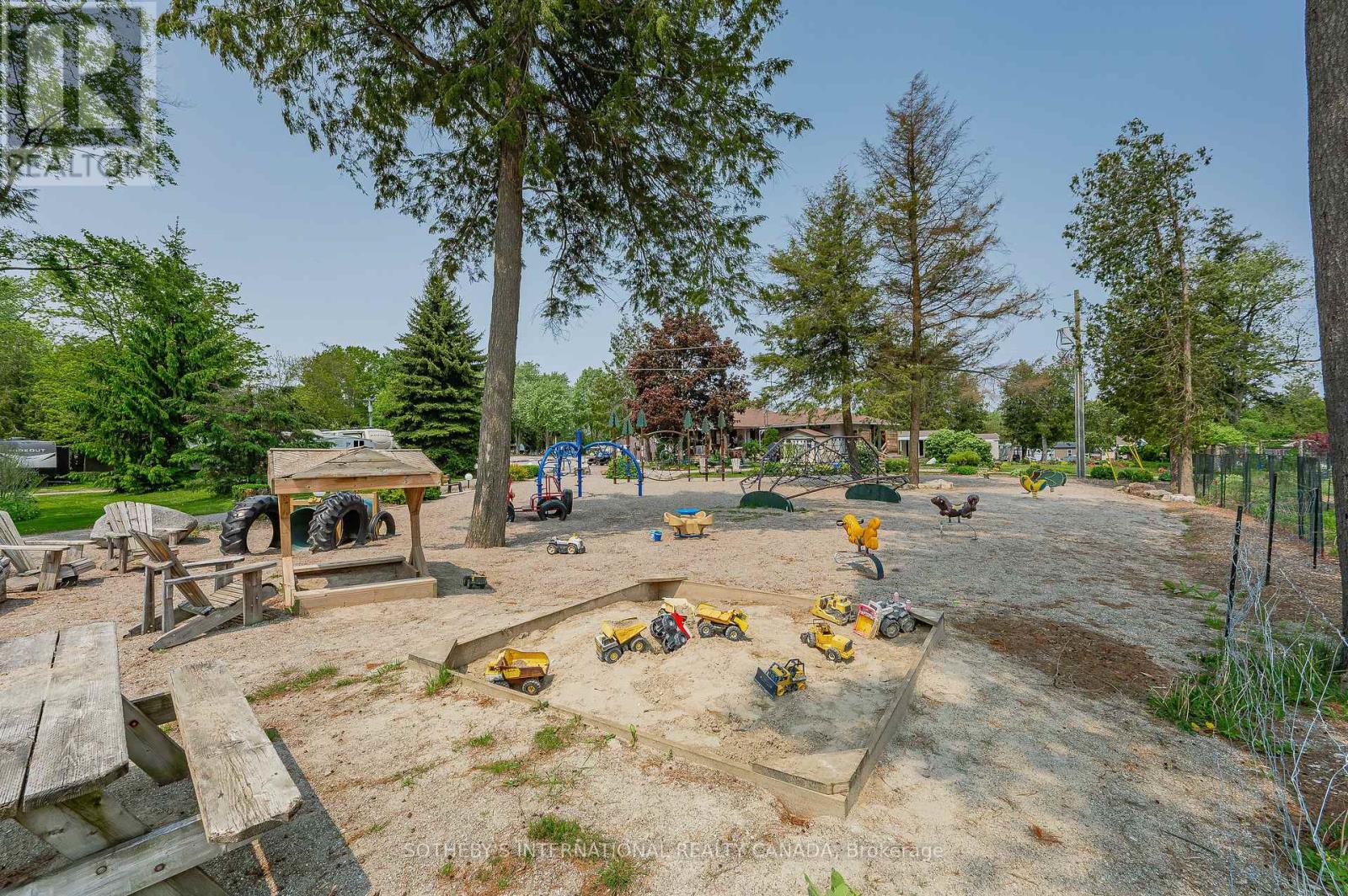 #215 580 BEAVER CREEK ROAD - 30