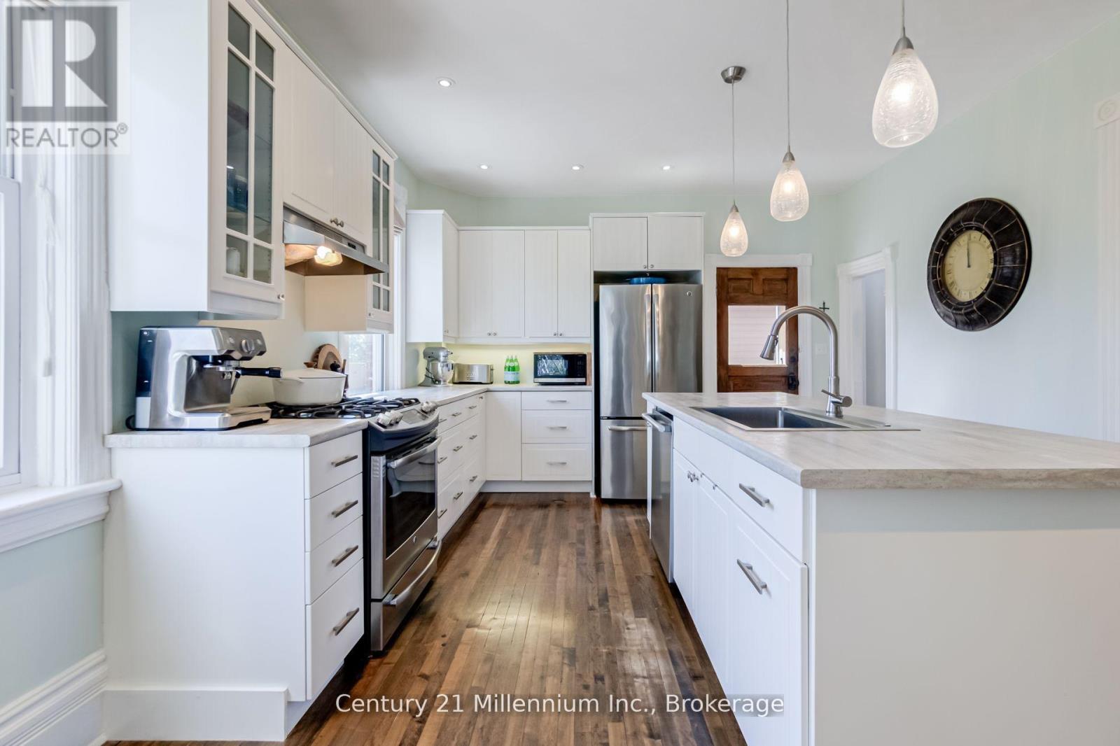 439 BIRCH STREET - 11