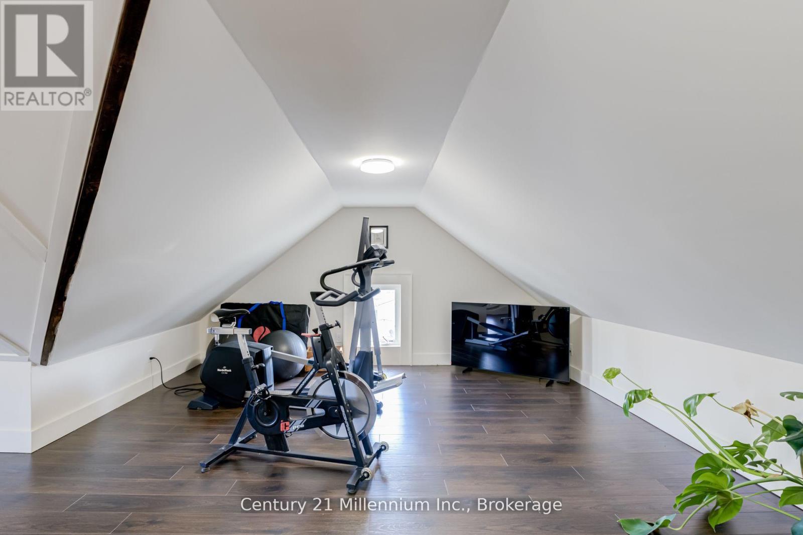 439 BIRCH STREET - 28