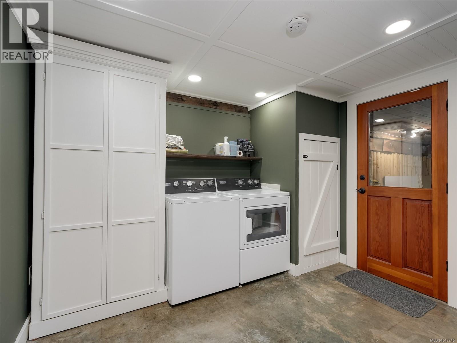 5530 Riverbottom Rd, Duncan